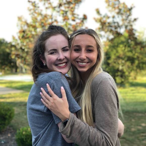 Meet your Posher, Laura - Picture 1 of 1